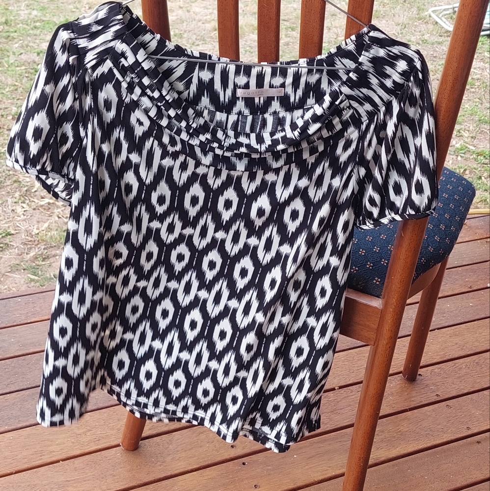 Regatta, size 14, ladies cowl kneck top - Picture 2 of 3